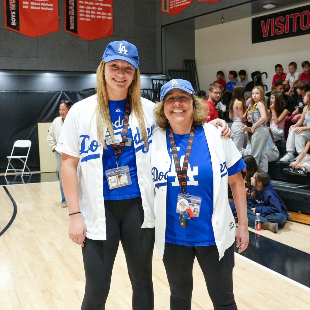 BuckleySchool's tweet photo. You're not seeing double, you're seeing twins! Middle and Upper School faculty and students finished the week with a twin day full of fun, games, and laughs! https://t.co/bh7yyaH9Ct