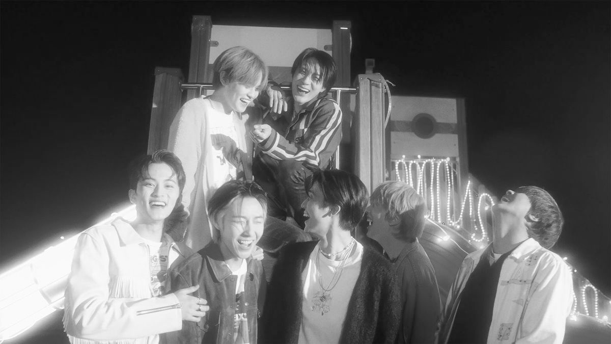 my25thofaugust's tweet photo. time passed and seasons change but i hope we stay the same for a long time.. 💭❤️‍🩹 https://t.co/aTtBXAwu96