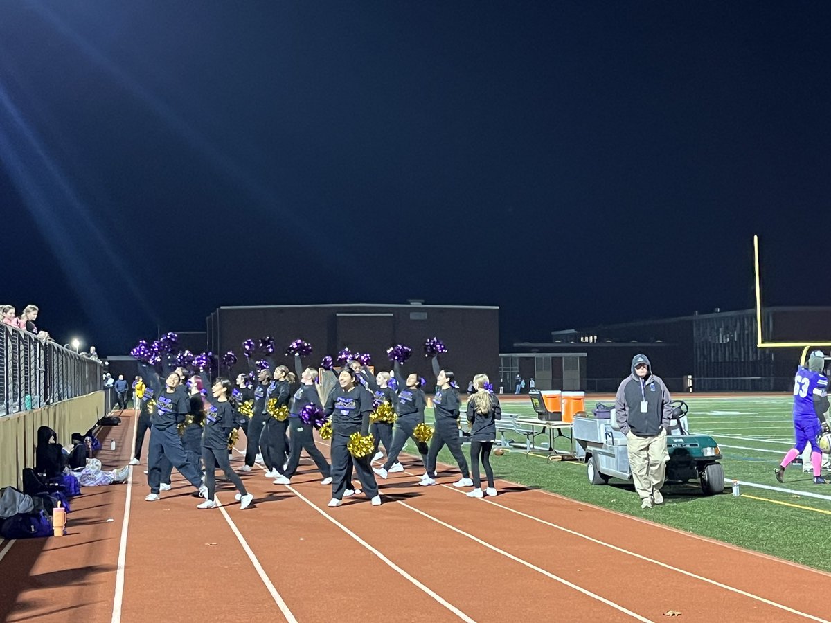 MBteach14's tweet photo. Way to go Bucs!!! #islippride #isliprising @IslipHS https://t.co/hNStQOH55U