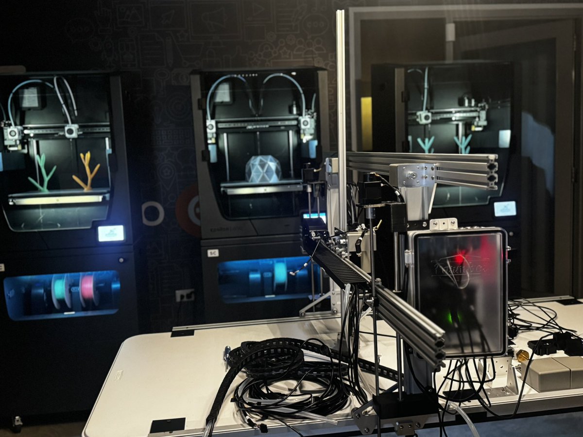 foundation_e4's tweet photo. Another Night @ LAB @farmbotio @bcn3dtech Agro Brain Project #Ai #5G #Agitech #AgroTech @NASA @ISS_CASIS @ISS_Research @Microsoft @MSFTResearch @TMobilePR @IntelAI @intel #AzureopenAi https://t.co/VLWRlJyP1M
