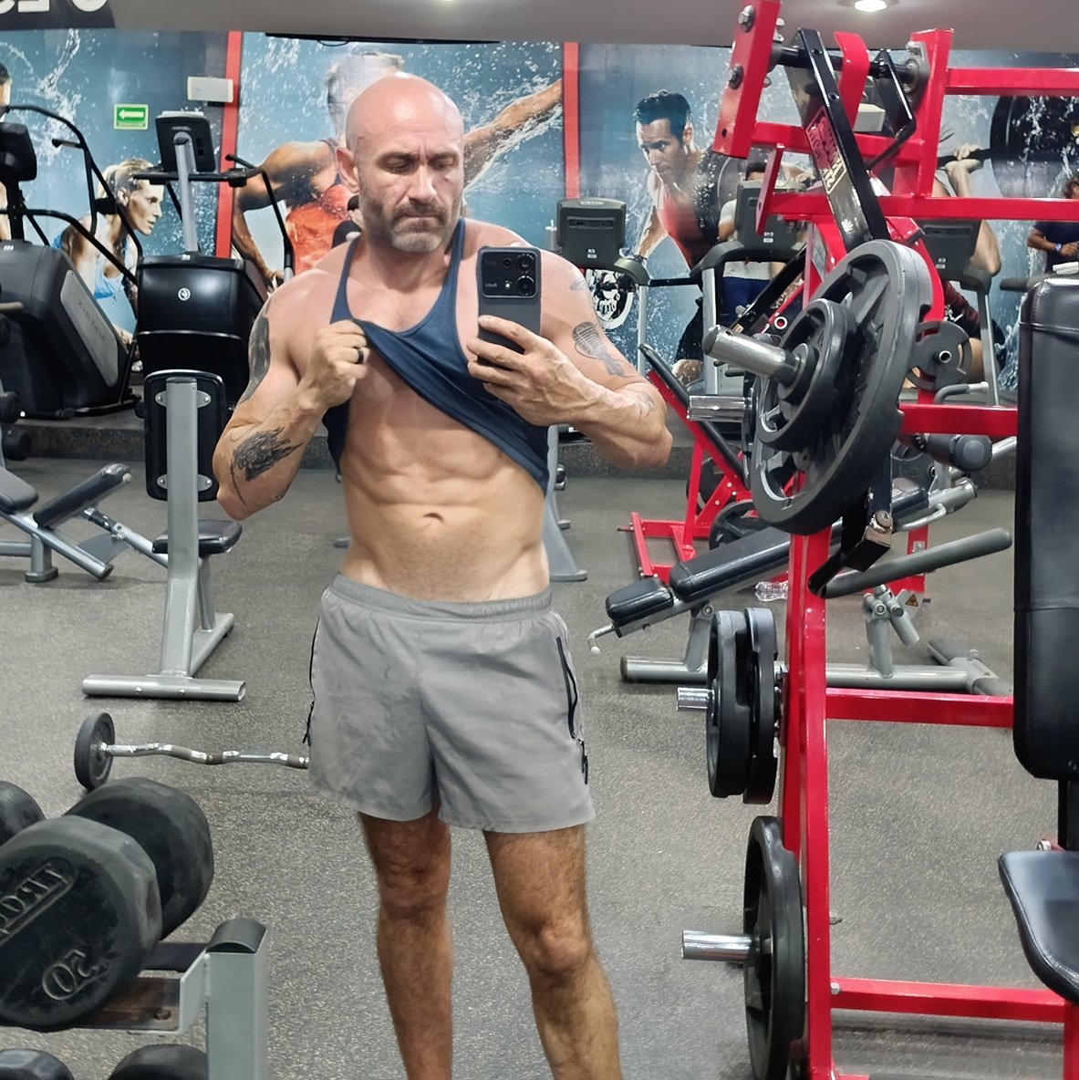 pedroferriz3's tweet photo. Todo mi cariño a mis amigos gays, la verdad es que aprecio su apoyo y respeto mucho. 
No sé dejen intimidar por gente que los quiere hacer menos por su preferencia.
Su opinión, sus ideas y su amor es válido 
Síganme en Instagram @pedroferriz3 https://t.co/xmtkuAgBdt