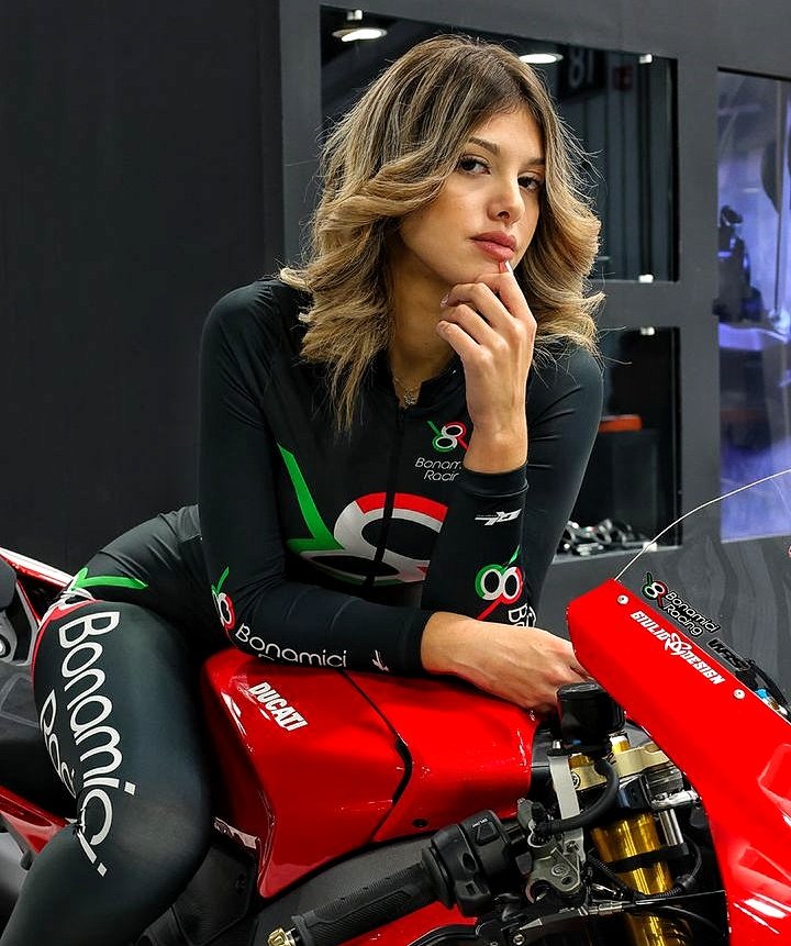 PsdJam's tweet photo. EICMA2024
残り2日となりました。
毎日、世界中から来場者が凄い
leovinceのドリンクバー🍸
が非常にユニーク
NewパニガーレV4-2025
BonamiciRacingのNewパーツ
JAMPSD
https://t.co/FTEvyJ66T1
#Bonamici
#ボナミチレーシング
#レオヴィンチ
#leovince
#eicma https://t.co/abeRtZv51A