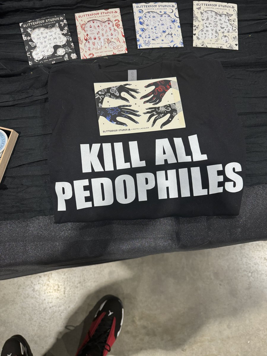DAQUANDSG's tweet photo. A clothing line I can get with https://t.co/an45iJFQee