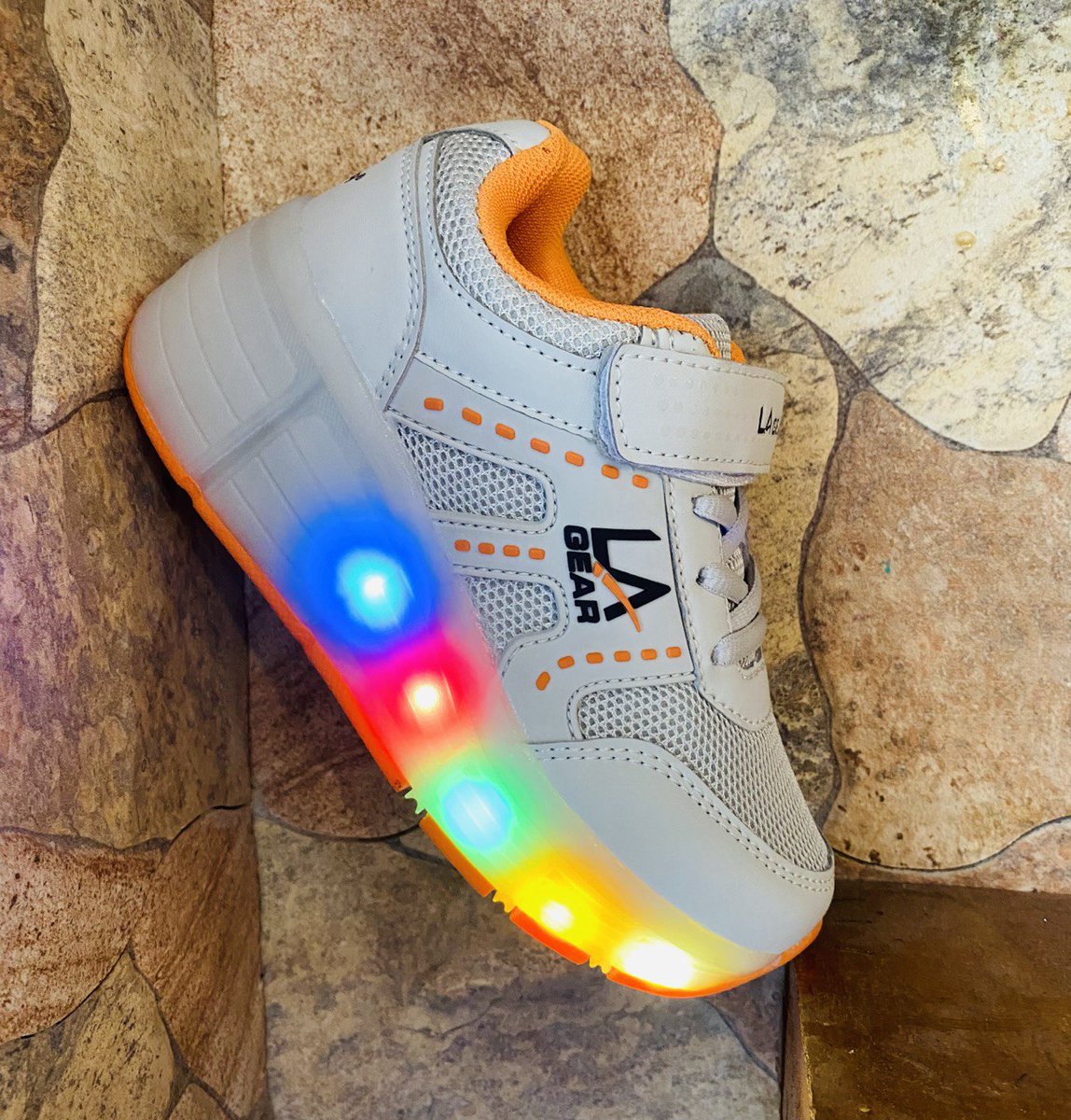 KamarStore's tweet image. Veni este #Sabado al último día de la #Promocion de estilos a $20❤️🥳🤯

#NoTeLoPodesPerder #diademuertos2024 #Moda #2024 #tenis #botas #Tacones #zapatos #sandalias