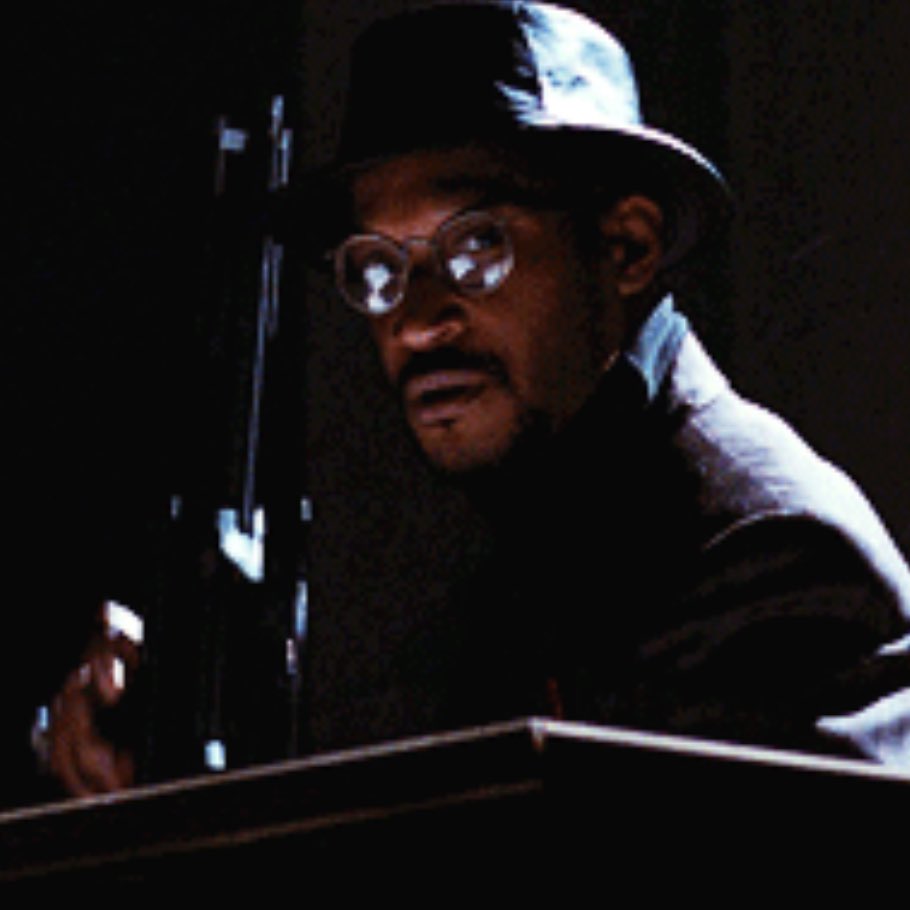 Tony Todd, star of 'Candyman' and 'The Crow,' sadly passed away at the age  of 69 💔, image size:910x910