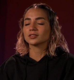 Hoy fue de los mejores capítulos en #Los50TLMD por fin salió la odiosa de Leslie Gallardo!
Gran estrategia de Jonathan! 

Ahora si podemos ver Los 50 sin escuchar su voz chillona y naca!

No entiendo #Telemundo como la pusieron si todos la detestamos! #Los50