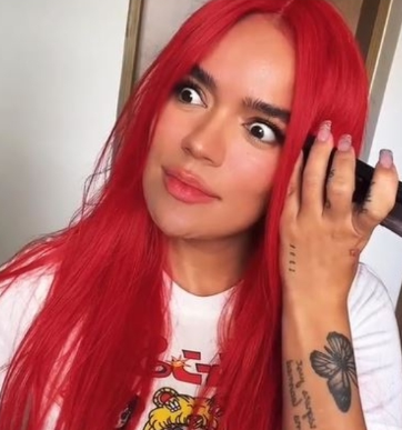 nevermissaabeat's tweet photo. Karol G en 2018 espantada porque Becky G la invito a una cancion sobre marihuana. 

Karol G en 2024 feliz por hacer una cancion avalando la pedofilia.

La hipocresia. Se termina pronto. https://t.co/a28CiiSYqW