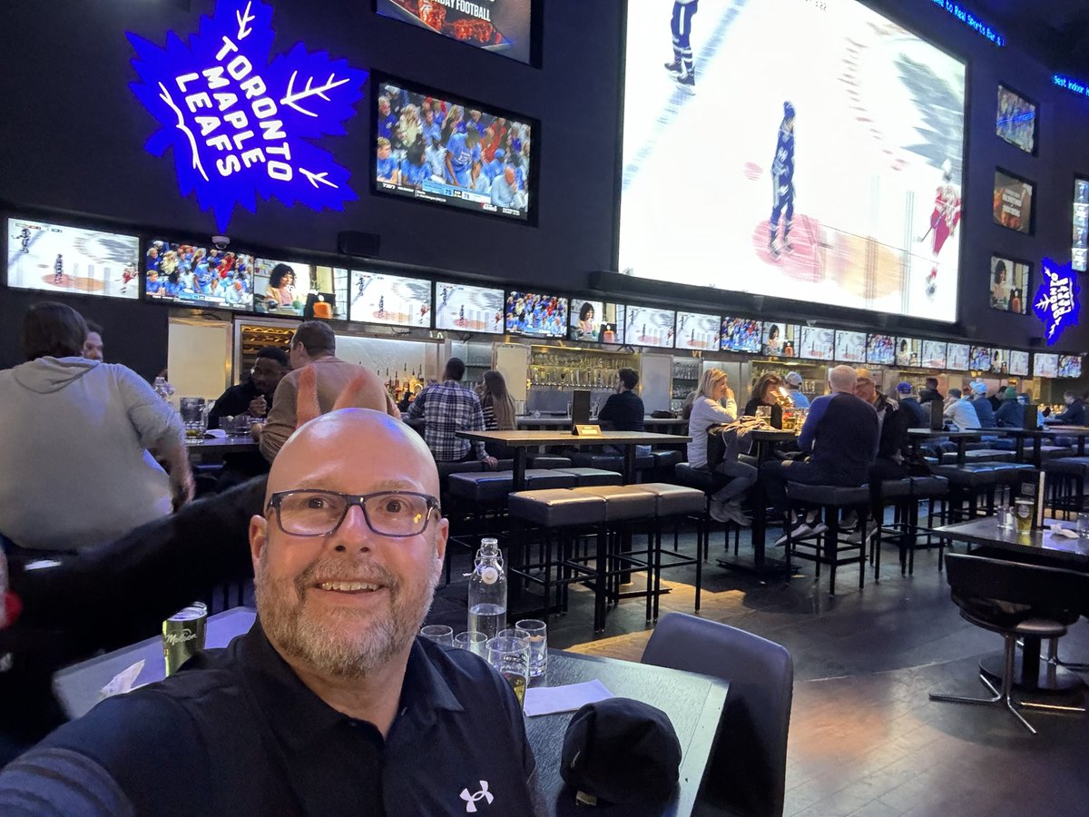 brianbutton28's tweet image. Game night tonight at the real sports bar! Inside tomorrow night for Habs and Leafs! Love to meet Brendan Shanahan tomorrow night to thank him for what he did for Fiona relief from the leafs and did for our towns! @MapleLeafs @brendanshanahan