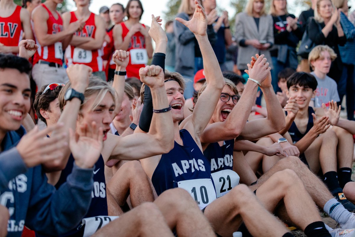 minjohnlee's tweet photo. Congrats to XC League champions! Photos are dropped in bio link and see you all at the CCS Championships at Crystal Springs on Nov 16. Best luck runners and stay healthy. #ccsbound
.
📸 https://t.co/Aws5vEhTBQ https://t.co/fr9NOe8f31