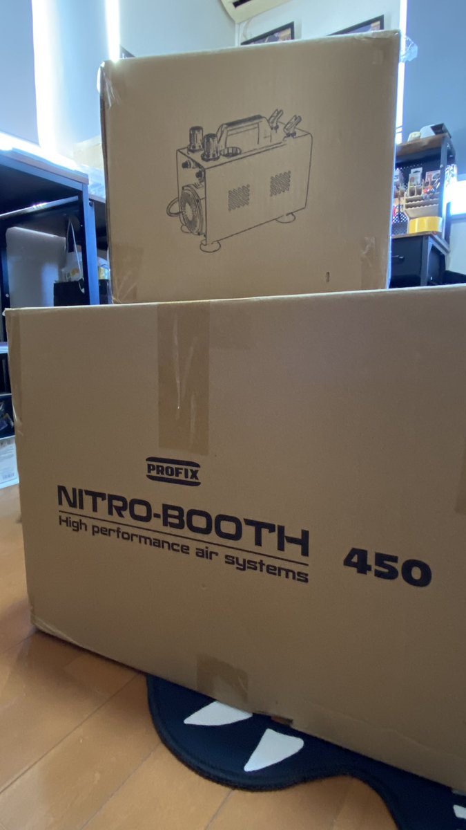 F73167952's tweet image. ご両名、到着。
処理(片付け)が追いつきません。
ダクトコネクター買わねば(´･Д･)
V2は技量が追いついてからにするよ。
＃RAYWOOD
＃PROFIX
＃urlife