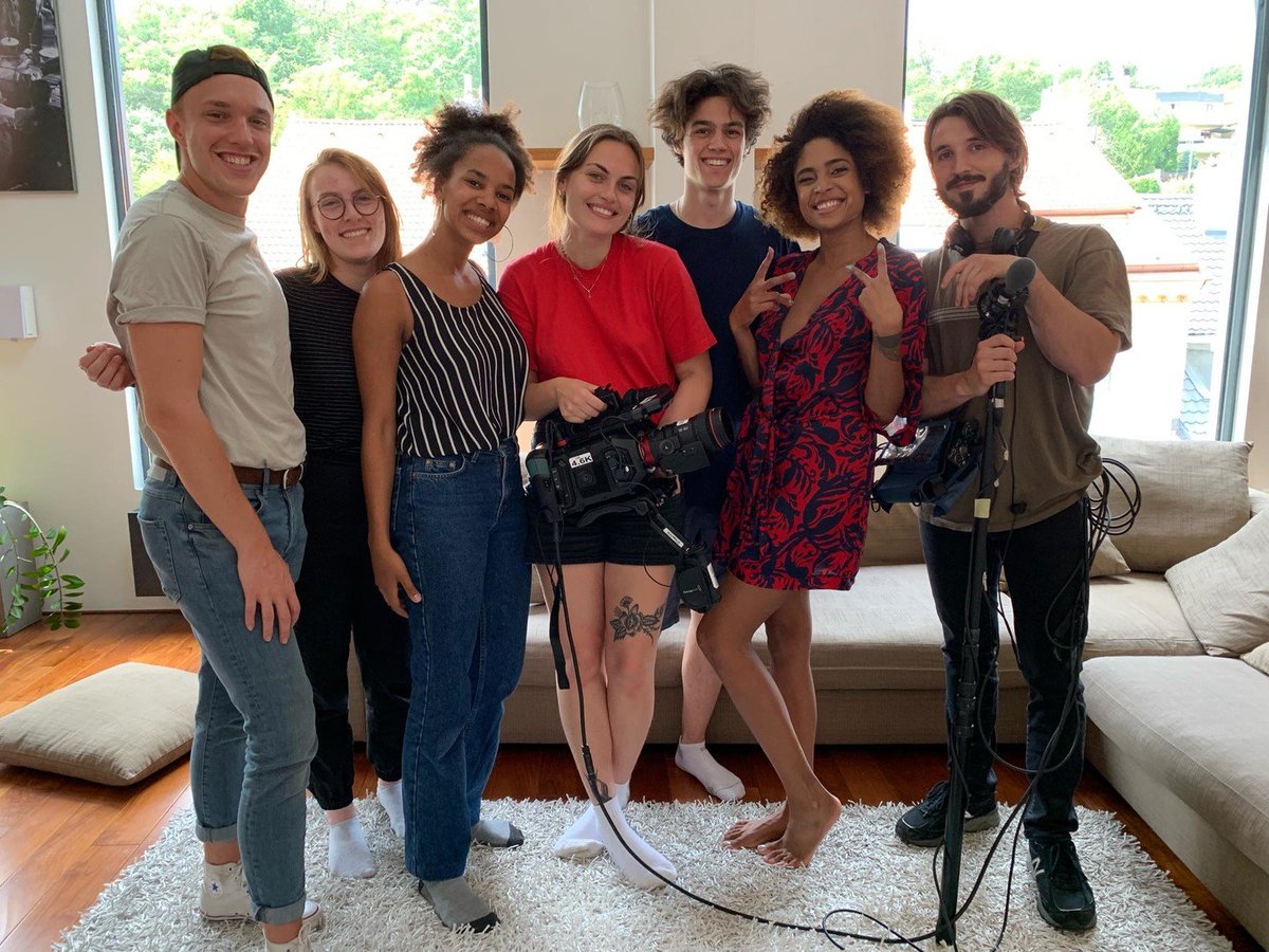 NEW on <a href="/PinkLabelTV/">PinkLabel.TV</a>...  
Rated X (2020) Canada/Czech Republic, 15 min   
Dir. by Nadia Louis-Desmarchais

A short documentary shows how women empower themselves through their jobs in porn.

📽️Streaming now: pinklabel.tv/on-demand/film…