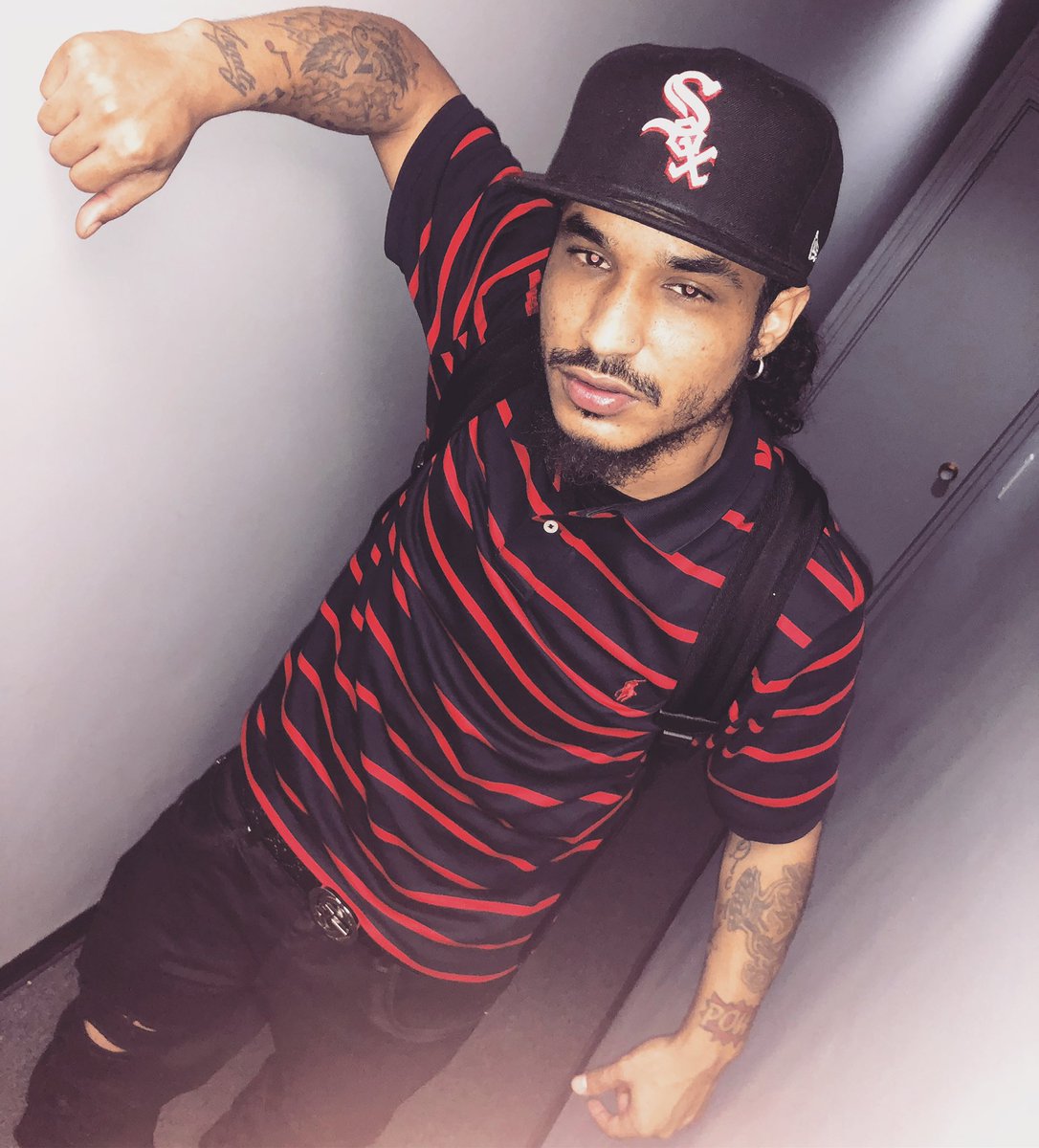 Jay3Cov's tweet photo. #FlashbackFlyday #JayCov #300 https://t.co/efu3Uyt8ar