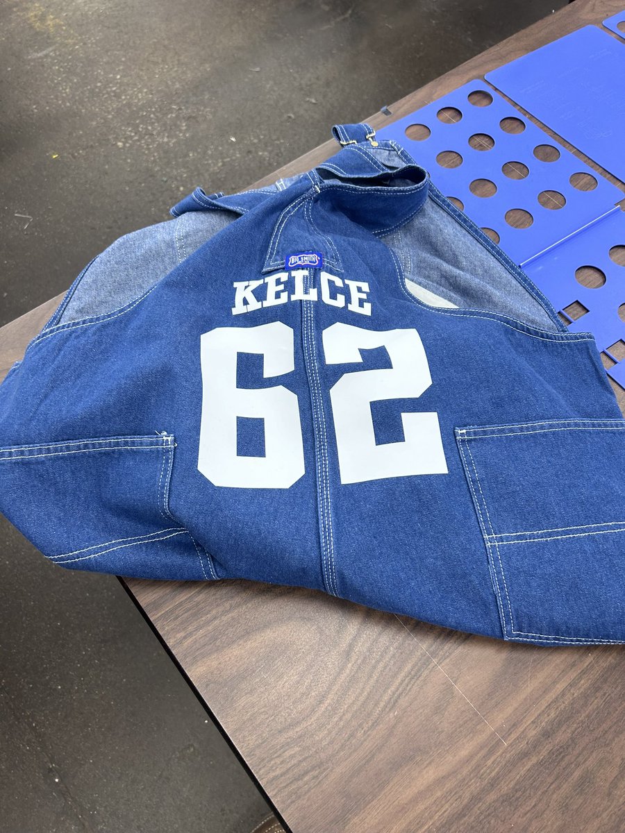 Failed Halloween costume but still got to rep today… at work... Whatcha think <a href="/JasonKelce/">Jason Kelce</a> ?

#kingsford