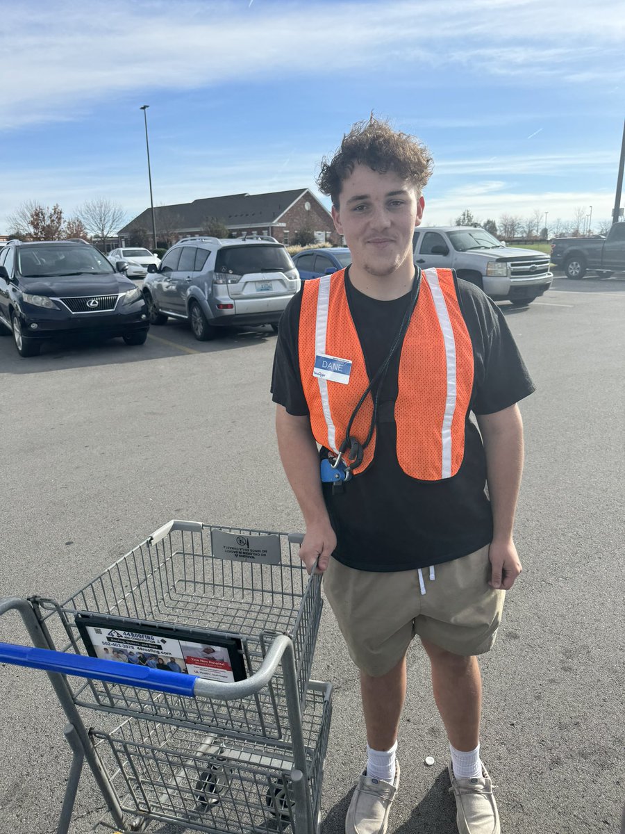 The problem with short weeks is we still try to fill them up. My favorite guy worked with me on Monday, a great advisory day, and as I was ending my week at Kroger this afternoon, one of my favorite FFA officers came and got my cart. Great week ⭐️