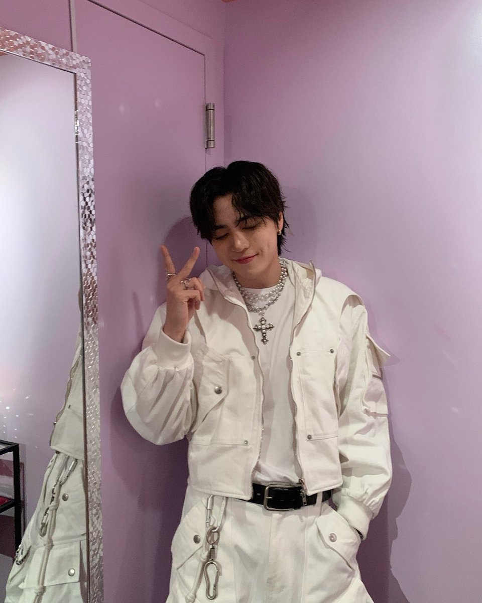 JunnyTHTeam's tweet photo. [ 2024.11.09 ]
instagram update 

jnkmsc  : ผม ข่วงนี้ครับ

#JUNNY #주니 #จุนนี่
#dopaminetour  @_jnkmsc_ https://t.co/f9saQjKKQL