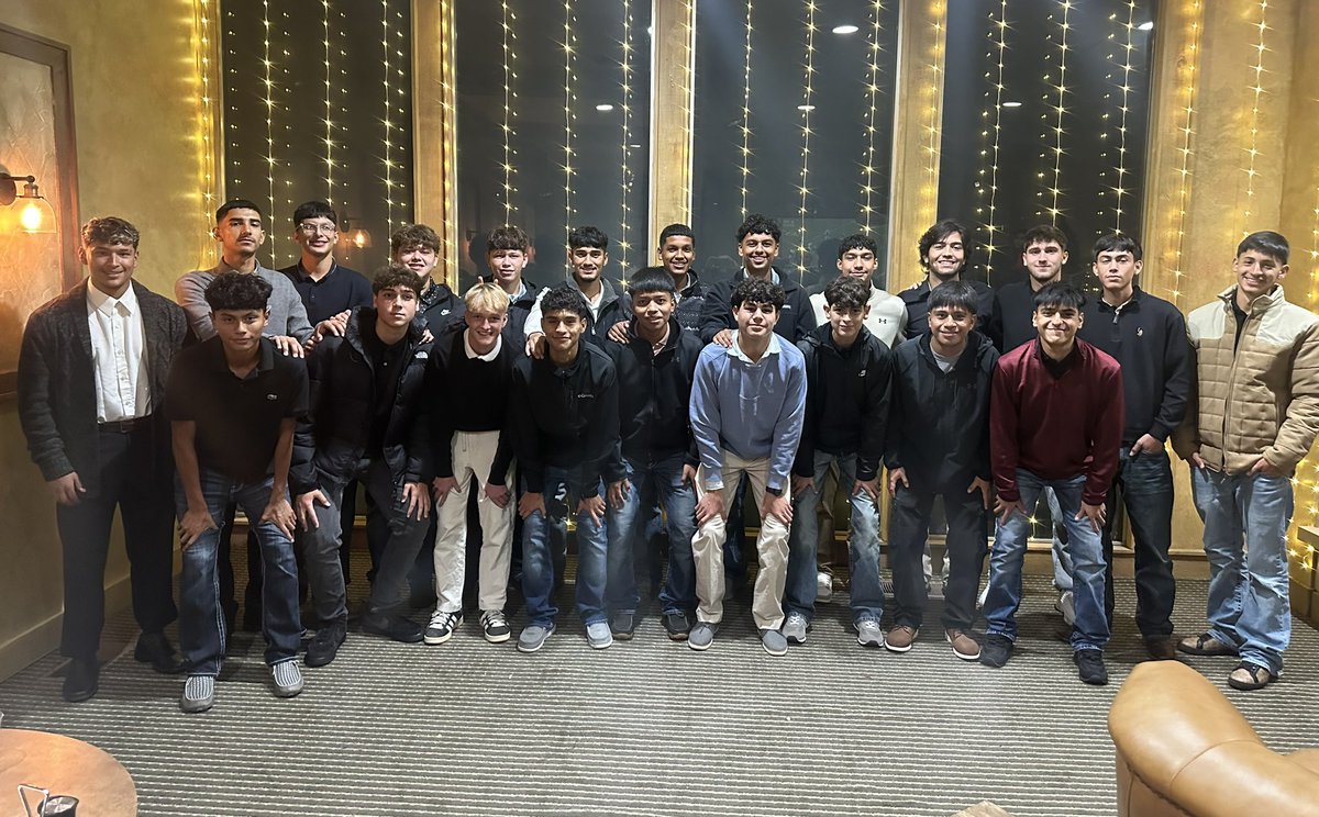 The team ate an excellent meal the night prior to the championship game! Thank you to Prime on the Nine and Dodge City Country Club!
#WEoverME