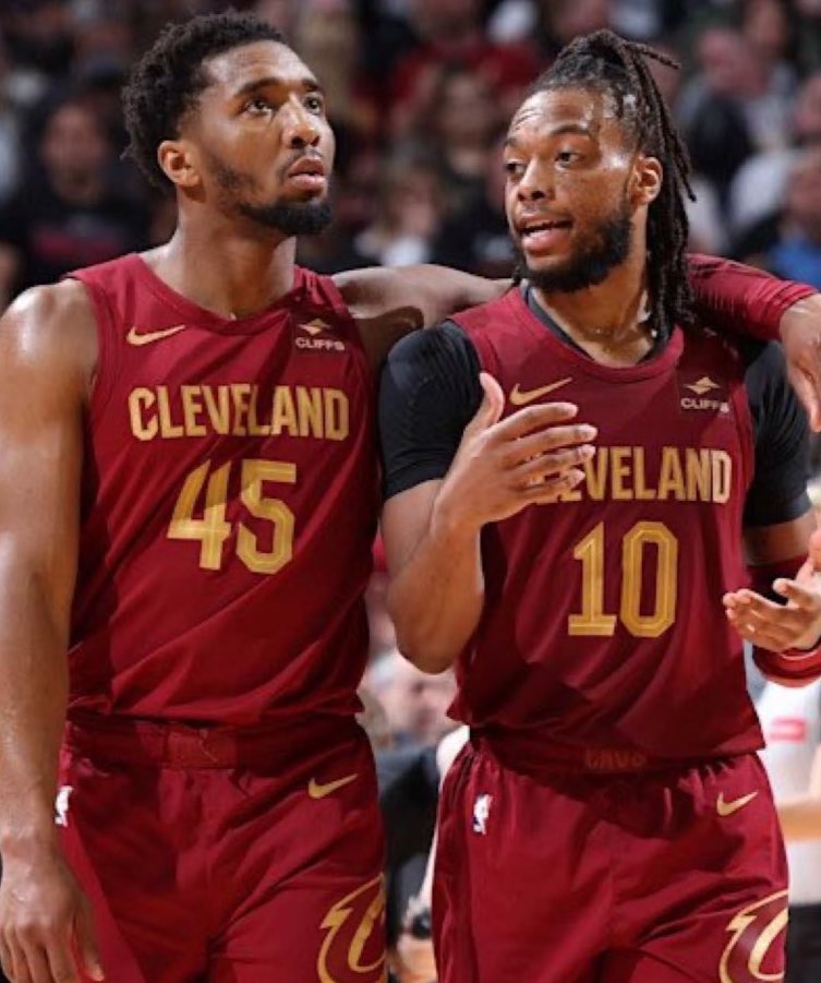 TheHoopCentral's tweet photo. THE CAVS ARE 10-0. 🔥 https://t.co/ER8lnT6s4F