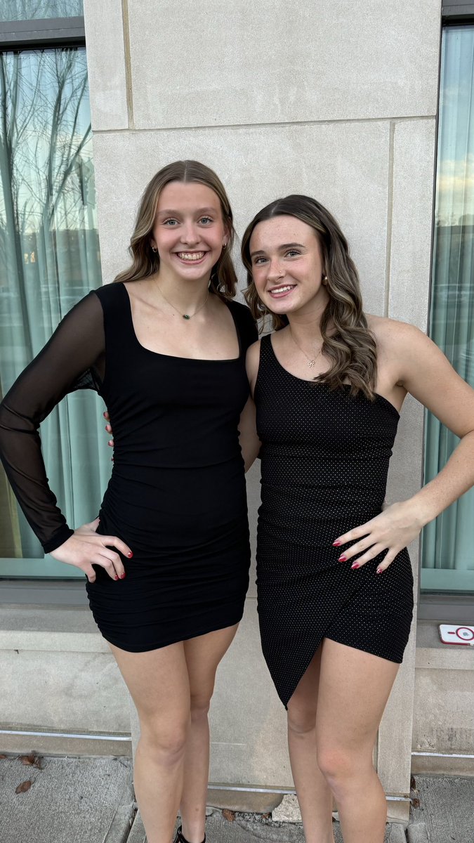 State Dinner✅ 
I cannot wait to play with my best friends tomorrow for a state title💙❤️