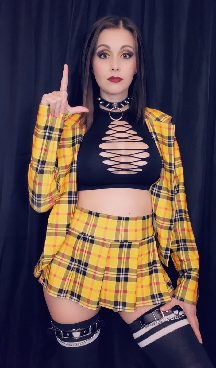 xJennaTaliax's tweet photo. I'm on @chaturbate dressed vaguely like Cher from Clueless 💛 https://t.co/iZE9k96xrs