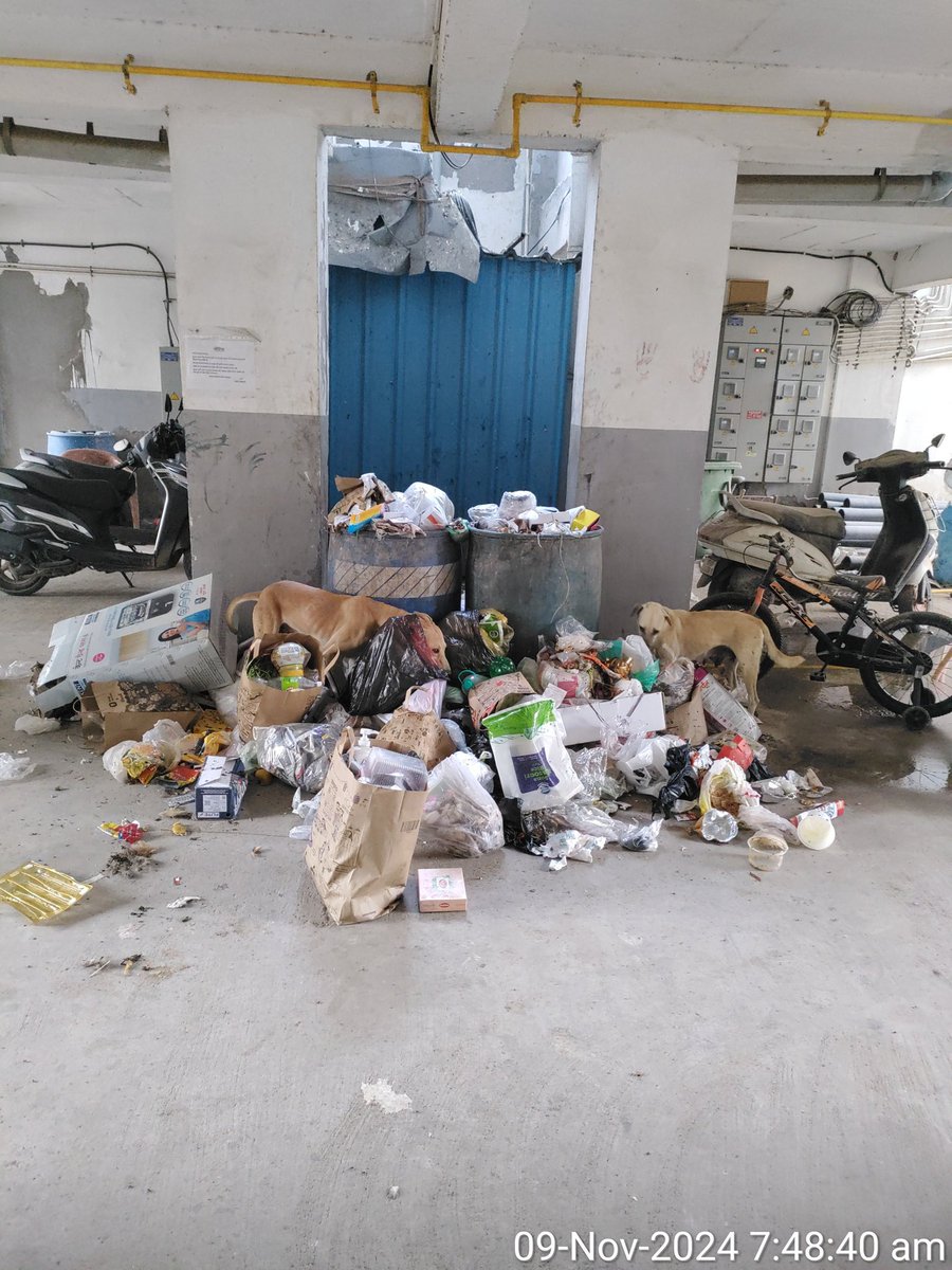 priyanshuyadav6's tweet photo. @cmohry @RaoNarbir @DC_Gurugram @TheGurugramNews @Gurugram1966 @anilvijminister धड़ल्ले से गवर्मेंट गाइड लाइन की धज्जियां उड़ाई जा रही है।रात दिन काम चल रहा है cm विंडो बंद कर देना चाहिए कोई अधिकारी cm विंडो को नहीं मानता है । https://t.co/n8JrvkvtJ2
