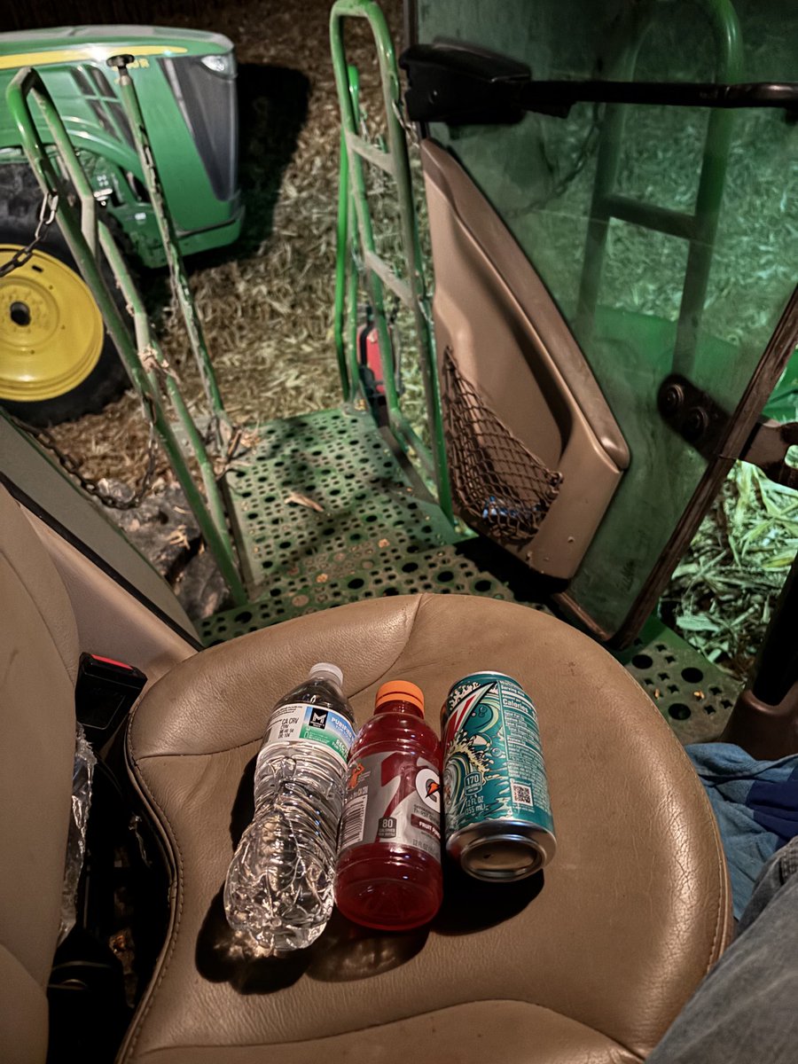 robertreese_4's tweet photo. New field, a couple empty trucks, copious amounts of hydration, #Let’sDoThis #Corn24 https://t.co/D1XK6lOo28