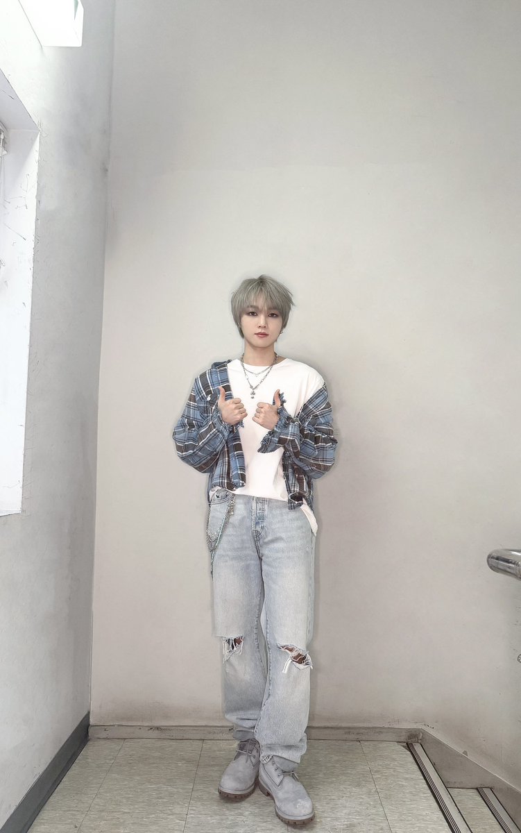 YOUNITE_offcl's tweet photo. [#YOOTD] 

📸 241107
로드 투 킹덤 : ACE OF ACE
🐕 https://t.co/G7coqwHKkV
🐻 https://t.co/spynWFLWRm

#YOUNITE #유나이트 #CONTINUE
#브랜뉴뮤직 #BRANDNEWMUSIC
#로드투킹덤 #로드투킹덤_A #로투킹_A #ROADTOKINGDOM https://t.co/zWfjzgBsoQ
