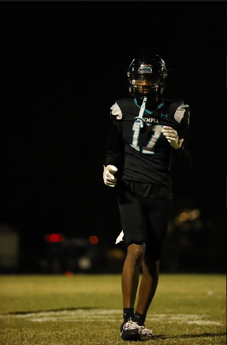 Hard fought season  we fought hard all the way to the end but came up short against Winter Park. Check out my end of season highlights 💯 <a href="/CoachGabe34/">Travis Gabriel</a> <a href="/CoachWarren35/">CoachWarren35</a> 

hudl.com/v/2QibNn
