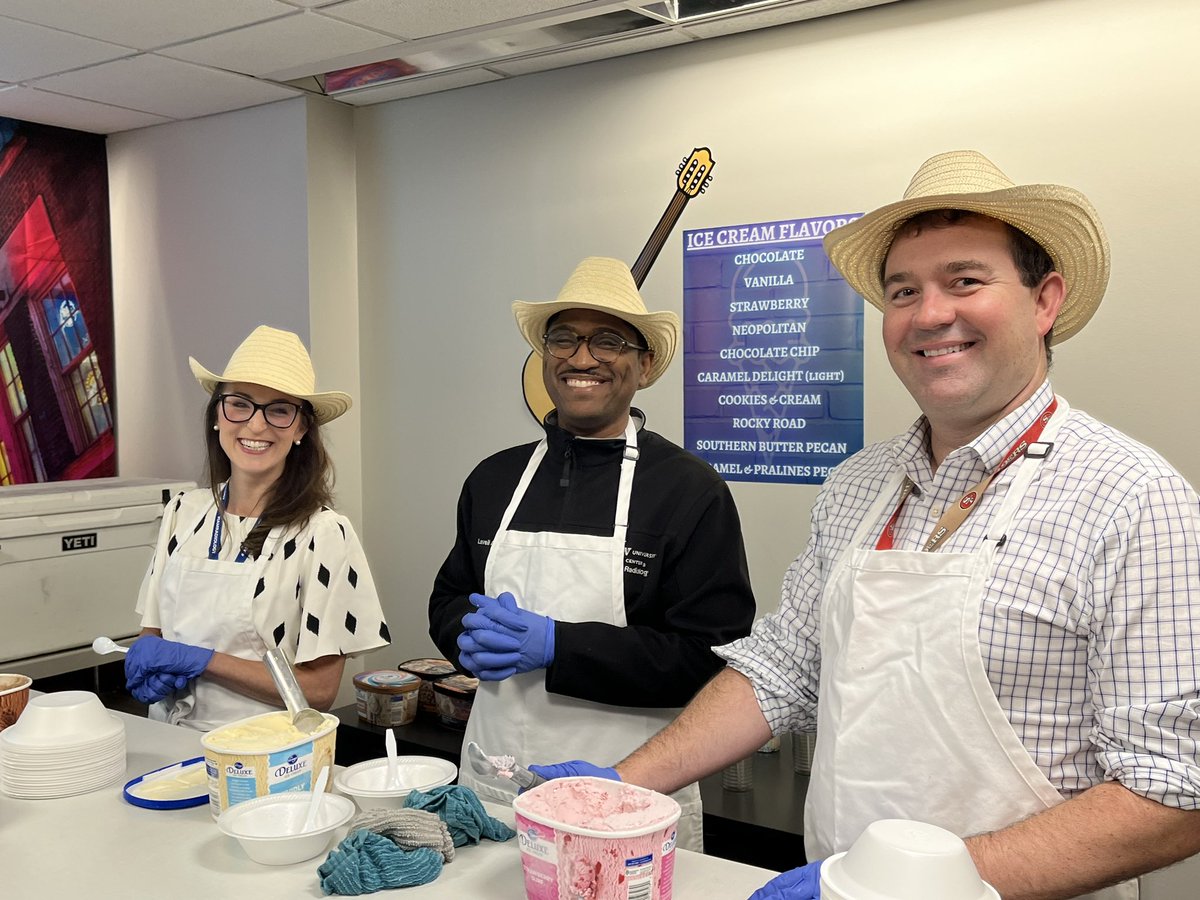 danbrownIO's tweet photo. Celebrating #radweek with 3 people who keep us moving forward!
Grateful for @CatiePhillips1 @LaveilAllenMD and Colin McKnight
@VUMCradiology https://t.co/R3GnZfI1LU