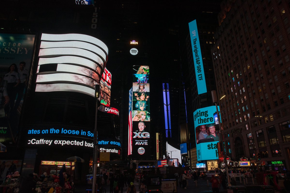 XGOfficial_'s tweet photo. XG’s #AWE is taking over New York’s Times Square!
Thank you Spotify! @Spotify @SpotifyJP
 
2nd Mini Album ‘AWE’ on #Spotify
https://t.co/xkaFvA58O9

#XG #AWE
#XG_AWE
#XGALX https://t.co/p0ECXVJLII