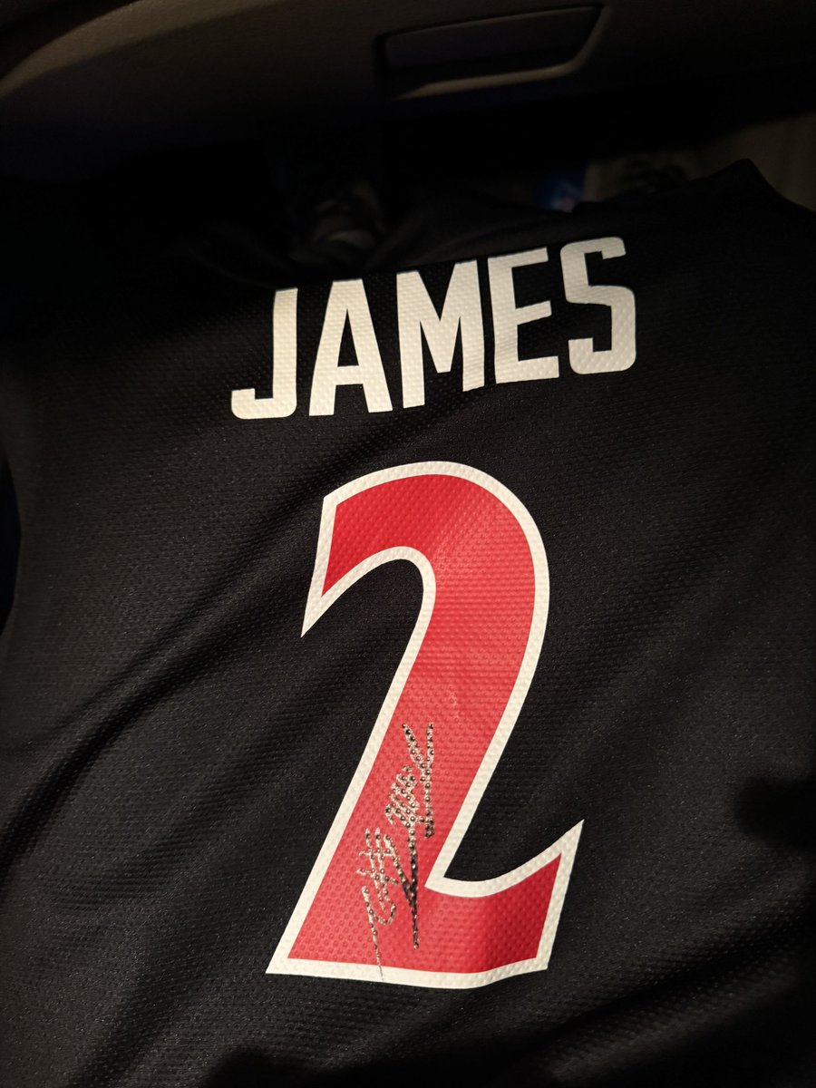 Cin City Sports (@cincitysports1) on Twitter photo Shoutout <a href="/thejizzlejames/">Jizzle James</a> for signing my jersey! Great game tonight keep it up big dawg.
#Bearcats Shoutout <a href="/thejizzlejames/">Jizzle James</a> for signing my jersey! Great game tonight keep it up big dawg.
#Bearcats