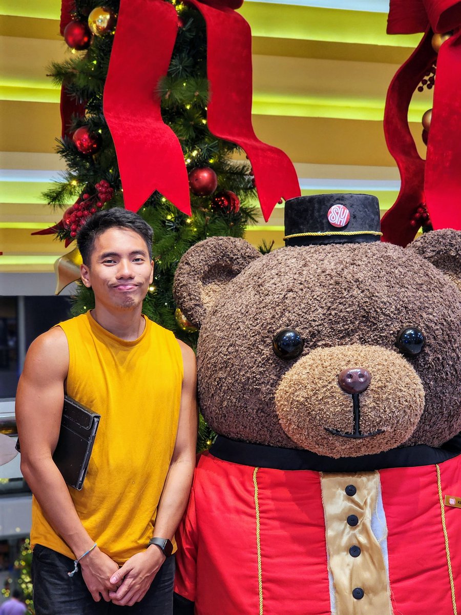 Pa3kJoshua's tweet photo. "'Nak, tayo ka diyan, picturan kita" https://t.co/AraIliCZ7W