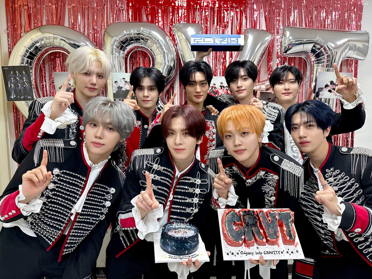 seongmieni's tweet photo. Today, we could become one because of Luvity 👑
Thank you for running with me until the last page of the dazzling journey ✨
Let's continue to be together with Cravity, who will burn even hotter ❤‍🔥 https://t.co/vuGUg8anPm