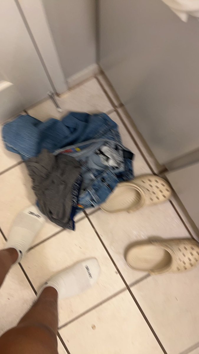 M0renoPapi's tweet photo. I have so much content I forget to post (RT pls n like) 😂 #DL #BI #bttm #Top #Teen #love #gay #straight https://t.co/AopcUlc8PR