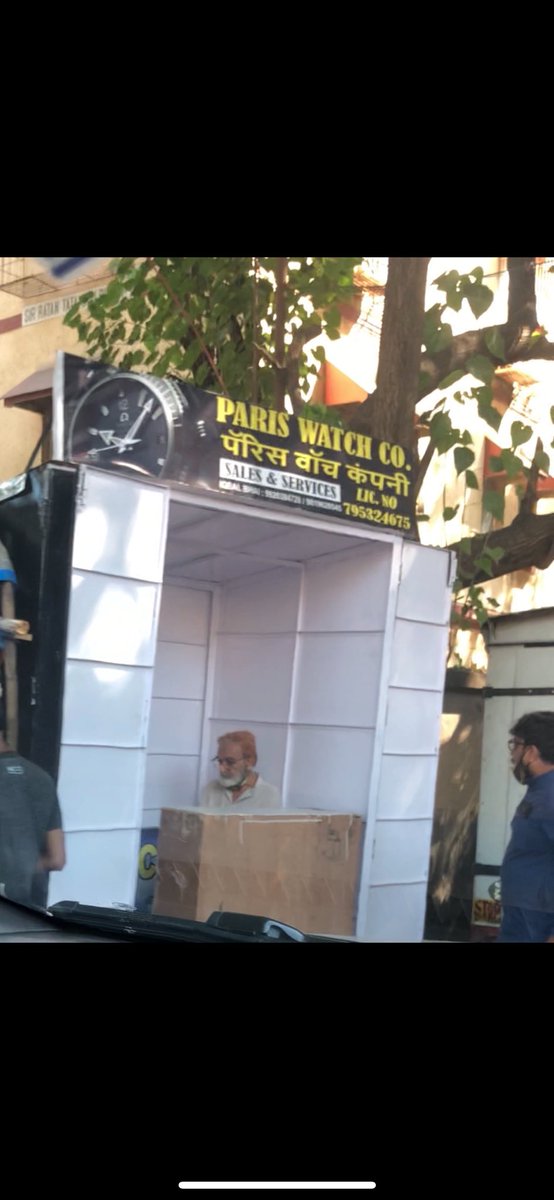 ALM107Bandra's tweet photo. @mybmcWardHW In 2022 this stall (Paris Watch Co.) was relocated by BMC HW from Bandra Station to the corner of VP Varde Marg near Sadhu Vaswani Garden, inspite of objections from residents. Now this stall has started selling cigarettes &amp; gutka. Remove this stall immediately. https://t.co/zydW40cKEe