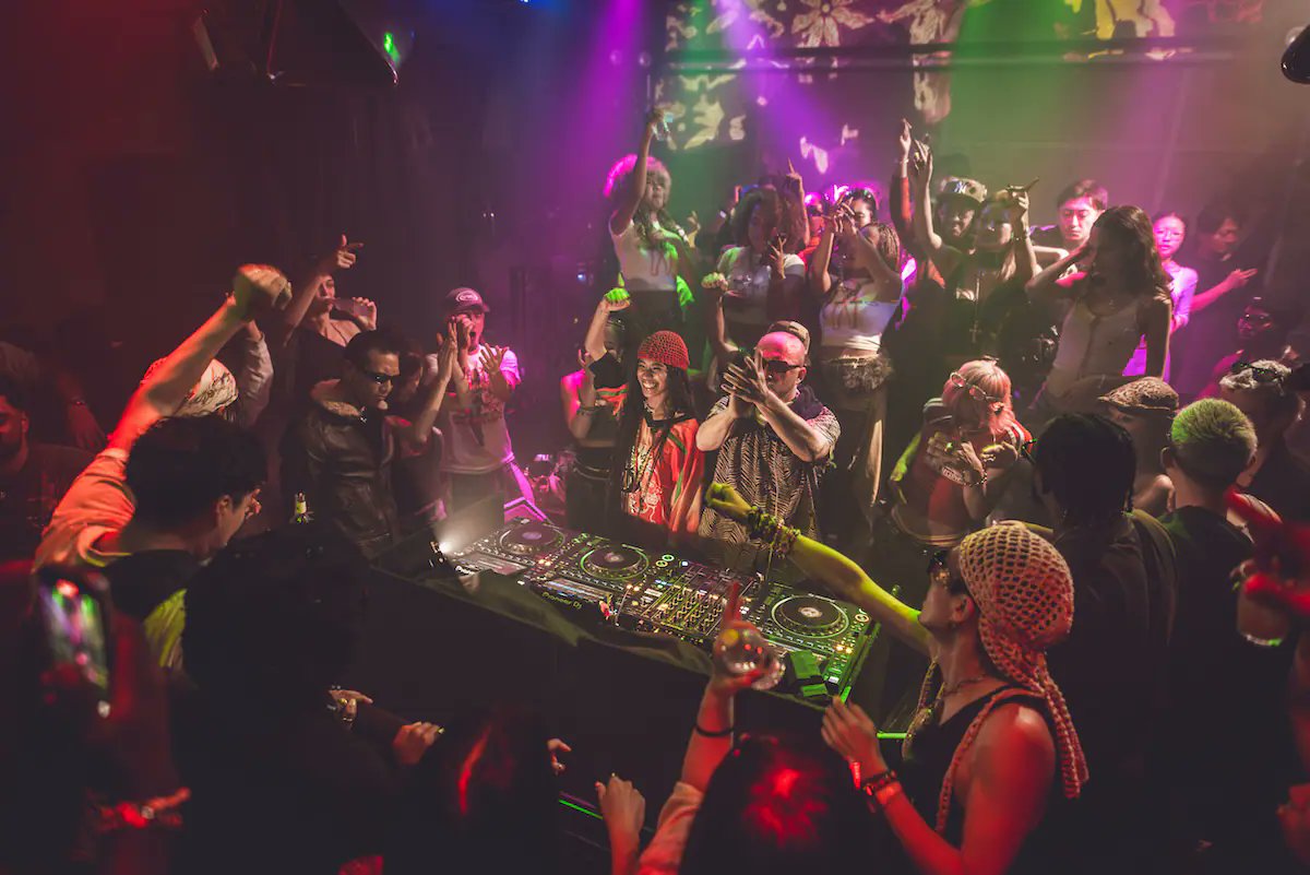 realsoundjp's tweet image. 【コラム🪩】
アマピアノは日本でどのように波及している？
全国に拡がるパーティー『AMAPINIGHT』と
Spotifyコラボの一夜を振り返る

realsound.jp/2024/11/post-1…

#アマピアノ #amapiano #AMAPINIGHT #Spotify