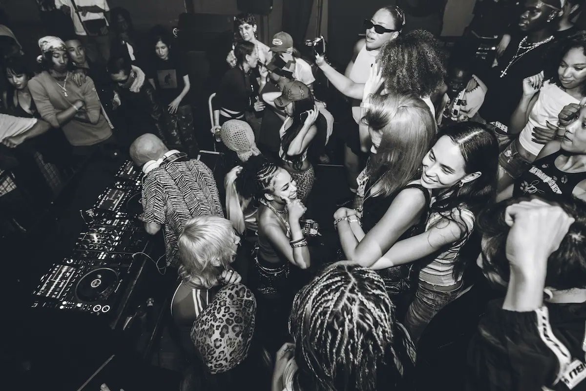 realsoundjp's tweet image. 【コラム🪩】
アマピアノは日本でどのように波及している？
全国に拡がるパーティー『AMAPINIGHT』と
Spotifyコラボの一夜を振り返る

realsound.jp/2024/11/post-1…

#アマピアノ #amapiano #AMAPINIGHT #Spotify