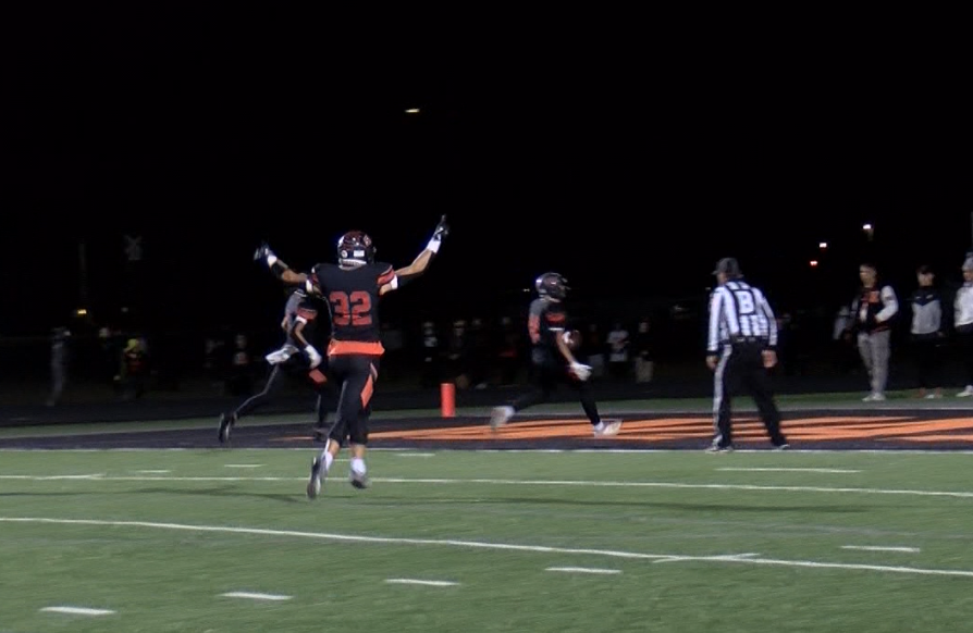 SportsZoneKCAU9's tweet photo. SB-L IS STATE BOUND!

#2 @sblpride returns to the UNI-Dome for the first time since 2019, remaining unbeaten with a 53-21 win over #6 Nevada!

WATCH HERE 🏈⬇️
https://t.co/bVVP2EyxIZ https://t.co/NHVUFfAxAN