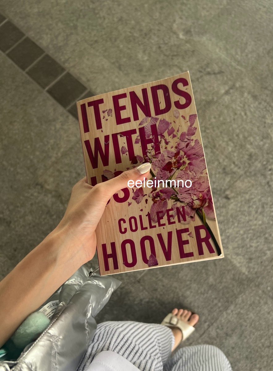 eelenimno's tweet photo. ส่งต่อ it ends with us (จาก kinokuniya)

 250฿ free shipping 🤎♥️ (จาก400กว่าบาทคุ้มมากกก)

#หนังสือมือสอง #ตลาดนัดหนังสือ 
#ส่งต่อหนังสือมือสอง #นิยายภาษาอังกฤษ #หนังสือภาษาอังกฤษ #หนังสือมือ2 #หนังสือมือสองสภาพดี #ส่งต่อหนังสือสภาพดี #ItEndsWithUs https://t.co/mmt0gWs1Ha