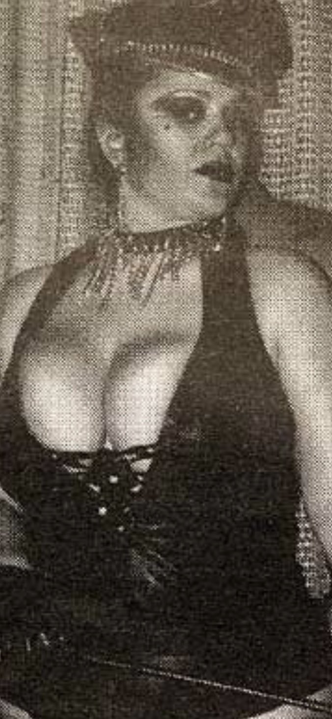 vintagefemdom  / X