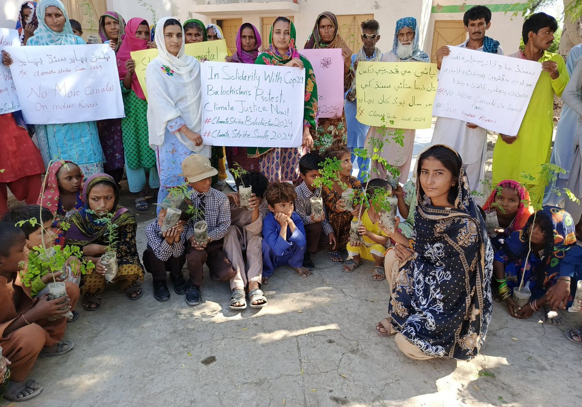 KhanzadiMurtaza's tweet photo. Flood Affected Community.
#ClimateStrikeSindh2024 https://t.co/fqLpC6Pdp0