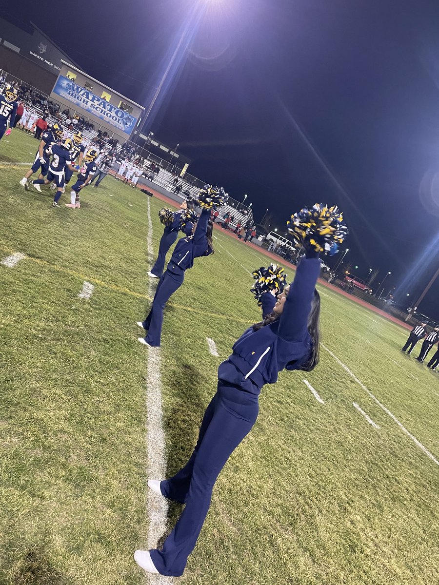 WapatoSD's tweet photo. Wolf Pack football against White Swan, down 8-0 in the first half, Go Wolf Pack!! https://t.co/pxRK2nKouh