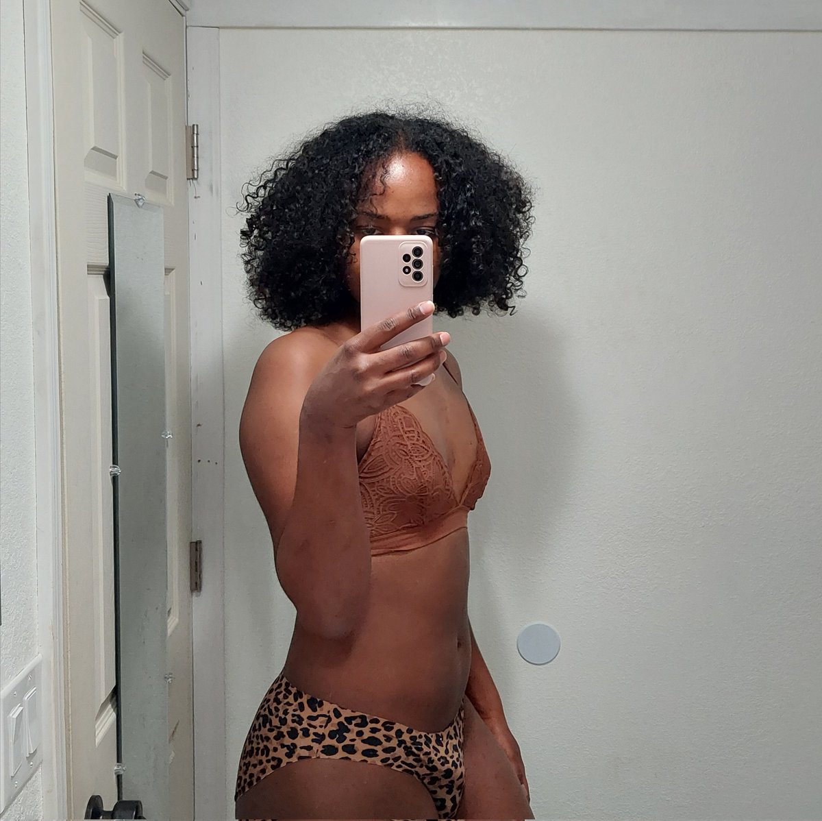 Veronica’s piercing starea confident smilecommanding presence