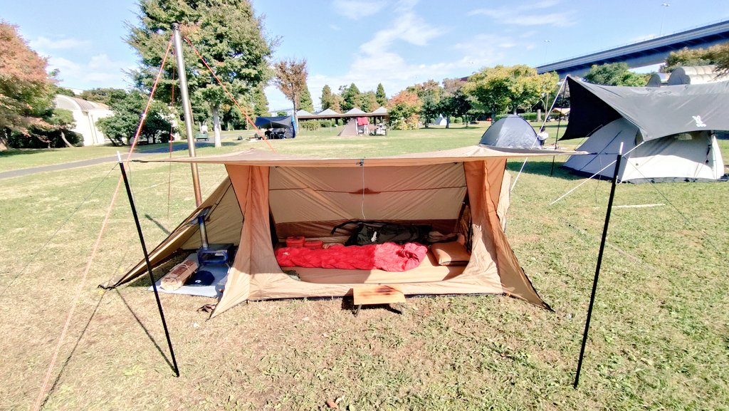 minoru_camping's tweet photo. #パップテント デビュー!🏕️
#薪ストーブ 今シーズン初インストール!🔥
居住性バッチリ!😍
👏🏻👏🏻👏🏻👏🏻👏🏻👏🏻👏🏻👏🏻
#POMOLY #ボモリー
#STOVEHUT70 3.0 #軍幕テント
#TBrickMini 2.0 https://t.co/KuYtqygq4N