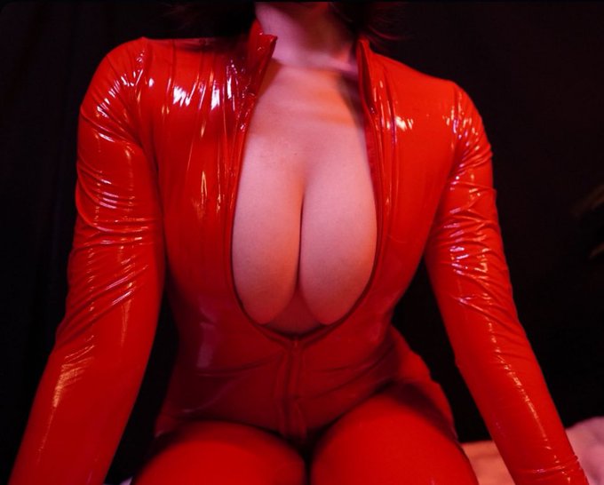 Watch Eve 💗🌸's leaked NSFW photo on TwXstars