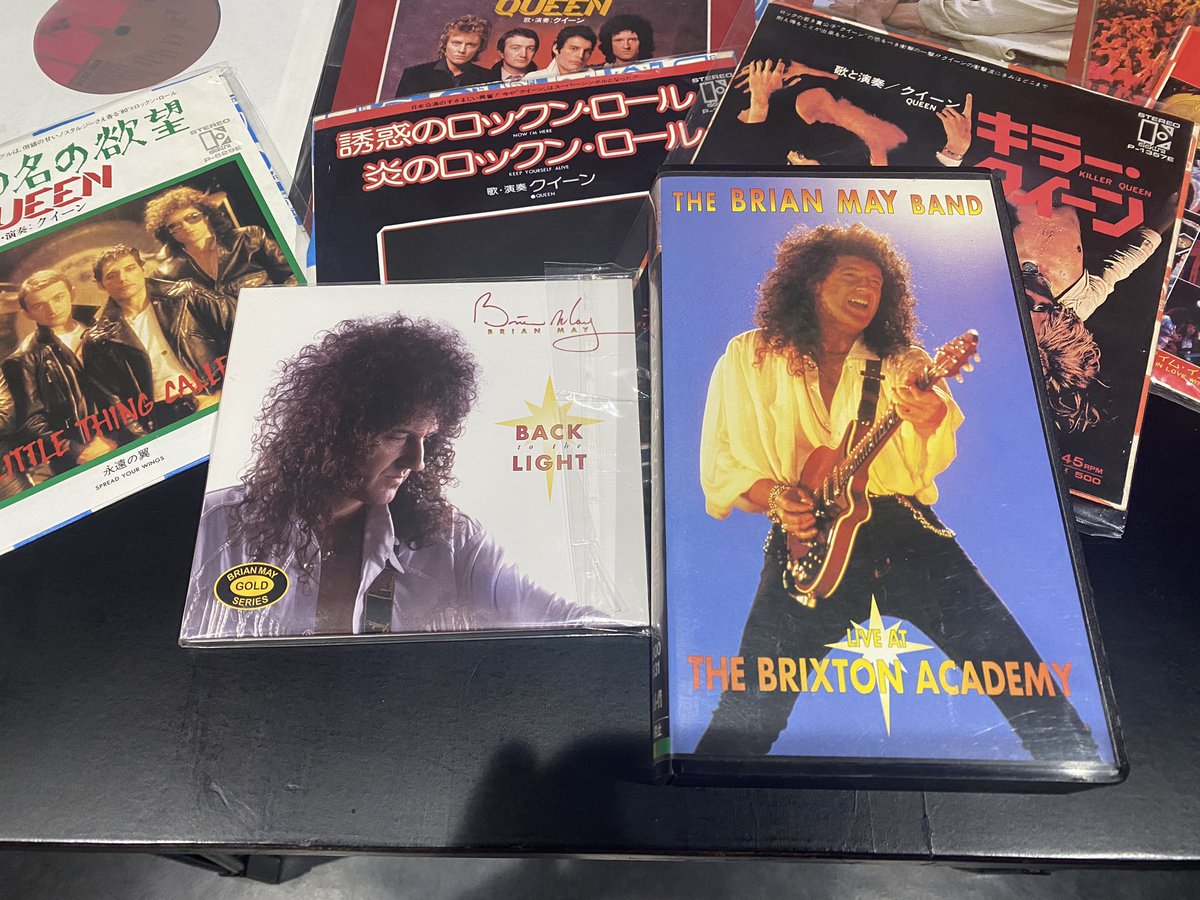 Akindofmag69755's tweet photo. 本日13時からオープンです^ - ^
フレディが愛した一品。ミートローフのスペシャルプレートや、フレッシュフルーツカクテルご用意してます♪今日はシングルレコードかけながら、こちらもかけていきますよ❤️❤️ #Queen #甲府カフェ #甲府バー #甲府観光 #backtothelight https://t.co/GMSKGotocF