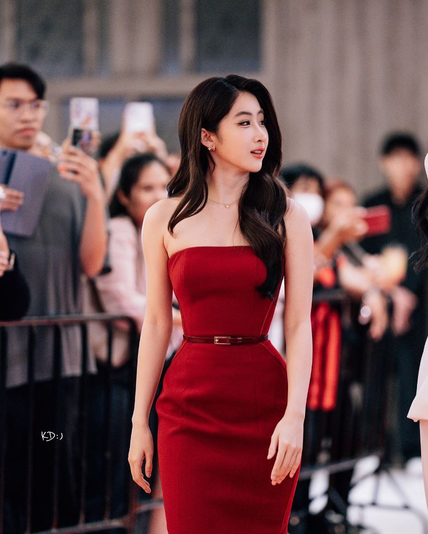 aintmidnight_'s tweet photo. is it just me or does Yoko keeps getting hotter and hotter, like is she really the woman i watched during blank the series??????? her duality is insaneeeeeee

#YokoApasra @Yoko_apasra https://t.co/KCoBlxpEn2