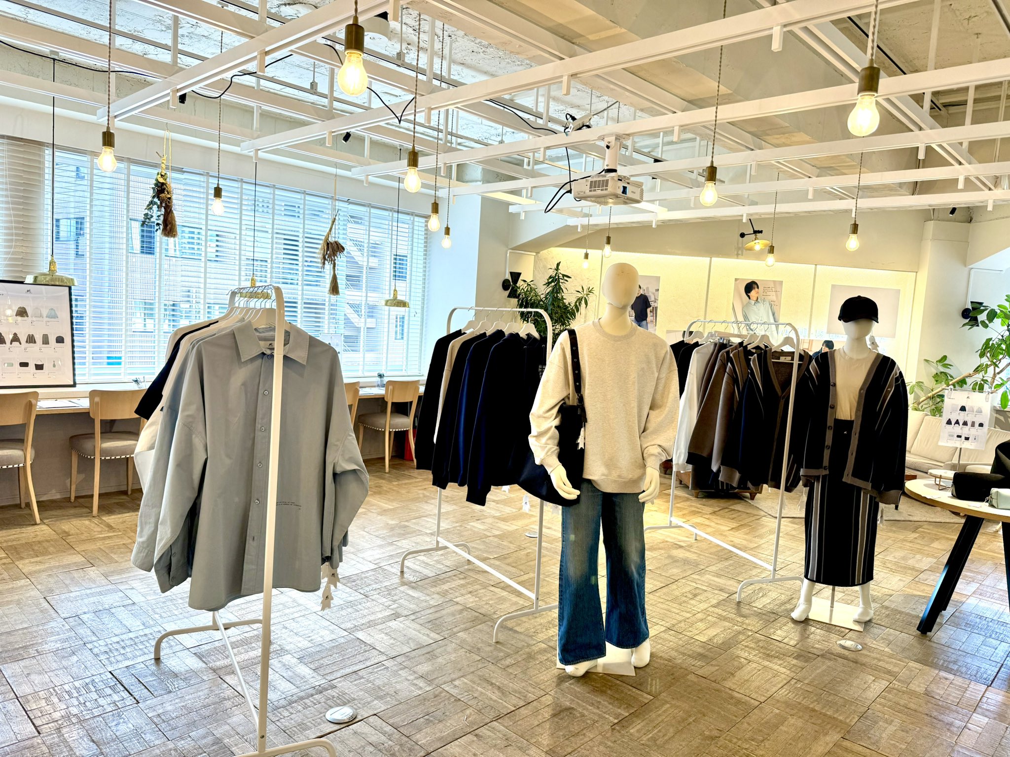 at どっとあっと 高野洸 クロップドフーディ トップス