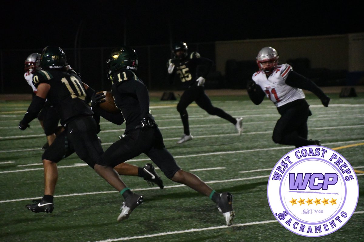 WCPSacramento's tweet photo. DENZELL BUTLER OMG 👀

An incredible interception. And returns it to the Lincoln 32. 

Monterey Trail with a chance to take a two-score lead at the half https://t.co/SpyjEEKhPJ
