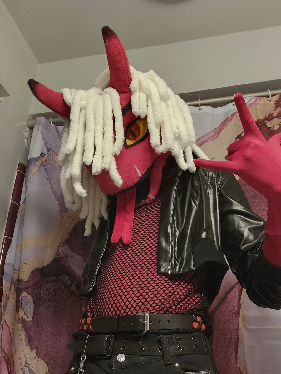 AltSodaGS's tweet photo. He done #FursuitFriday https://t.co/rrgiHye7Iw