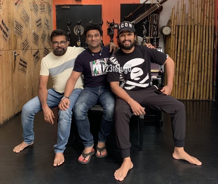 AlluArjunTFC's tweet image. ( AA + Sukku + DSP )  🫡

First of its kind from south Industry With &amp;amp; without pan India movie coincidentally all 3 Item songs are popular across the INDIA 🙏🔥
- #AaAnteAmalapuram 
- #RingaRinga 
- #OoantavaOoOoantava 

Now waiting for 4th installment #Kissik🥵
@alluarjun